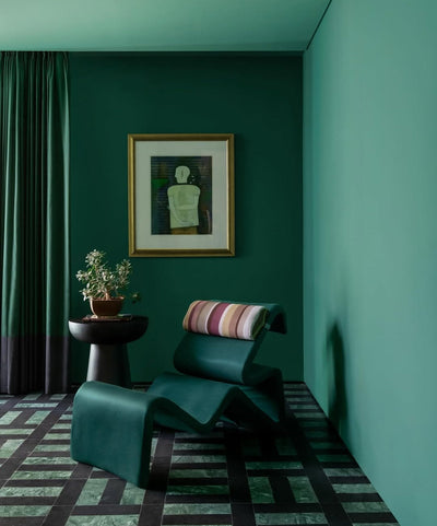 A Chair That Refused to Blend In